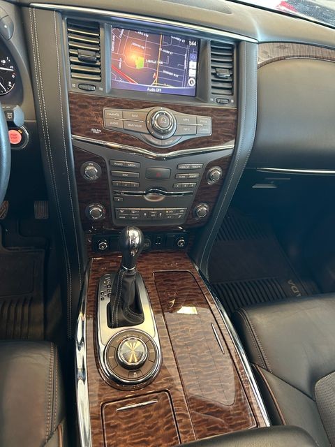 Nissan Armada Vehicle Full-screen Gallery Image 13