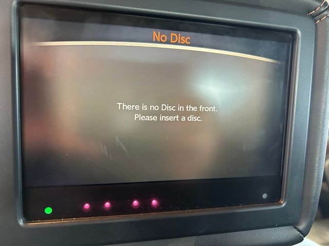 Nissan Armada Vehicle Full-screen Gallery Image 20