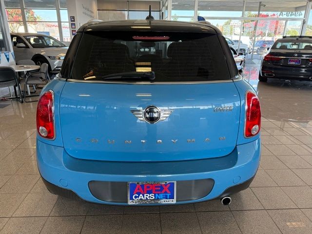 MINI Cooper Countryman Vehicle Full-screen Gallery Image 04