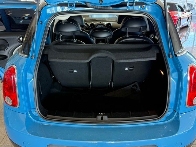 MINI Cooper Countryman Vehicle Full-screen Gallery Image 19