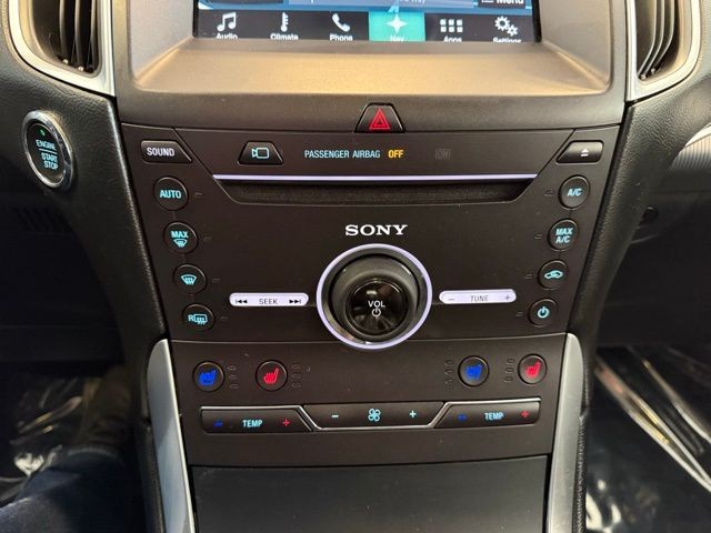 Ford Edge Vehicle Full-screen Gallery Image 16