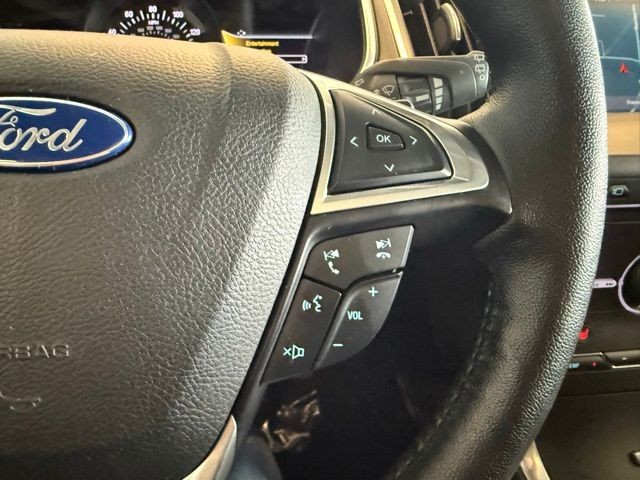 Ford Edge Vehicle Full-screen Gallery Image 18
