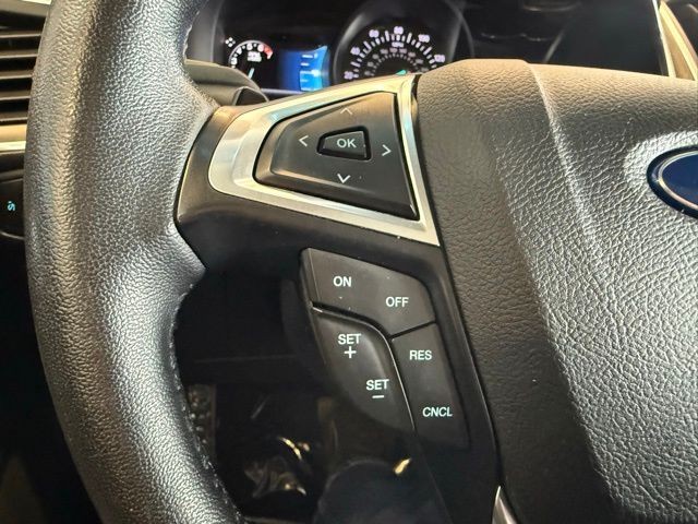 Ford Edge Vehicle Full-screen Gallery Image 19