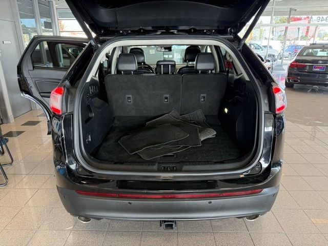 Ford Edge Vehicle Full-screen Gallery Image 23