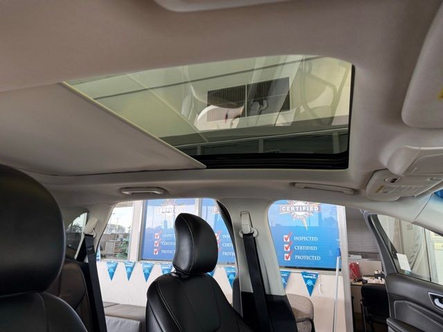 Ford Edge Vehicle Full-screen Gallery Image 26