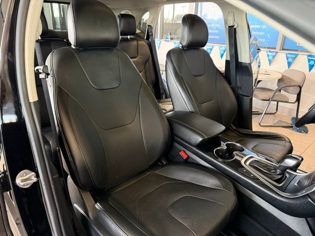 Ford Edge Vehicle Full-screen Gallery Image 28