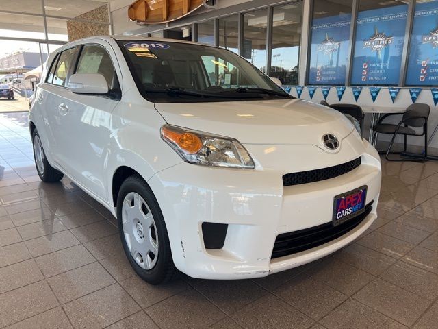 Scion xD Vehicle Full-screen Gallery Image 03