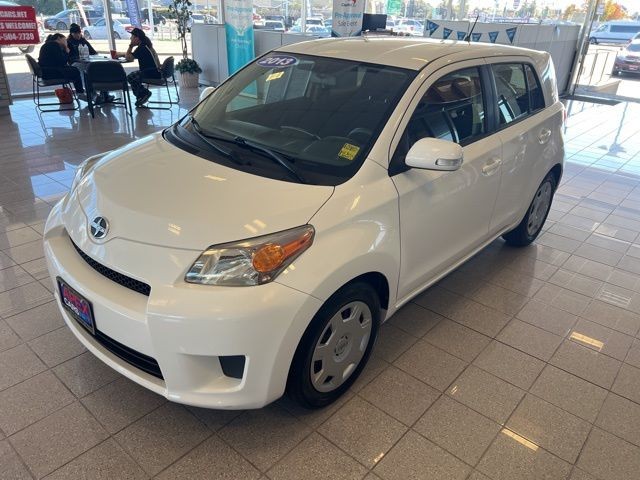 Scion xD Vehicle Full-screen Gallery Image 13