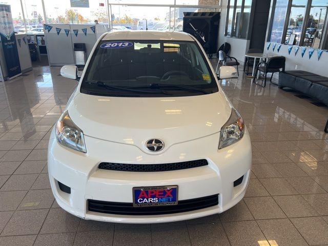 Scion xD Vehicle Full-screen Gallery Image 16