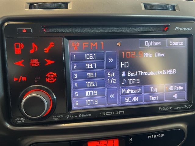 Scion xD Vehicle Full-screen Gallery Image 24