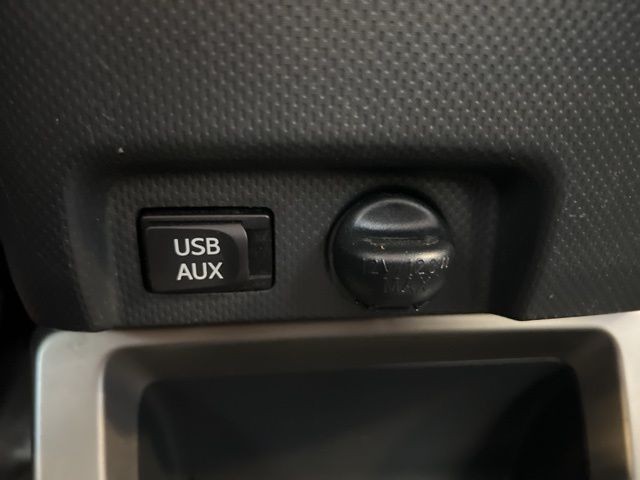 Scion xD Vehicle Full-screen Gallery Image 26