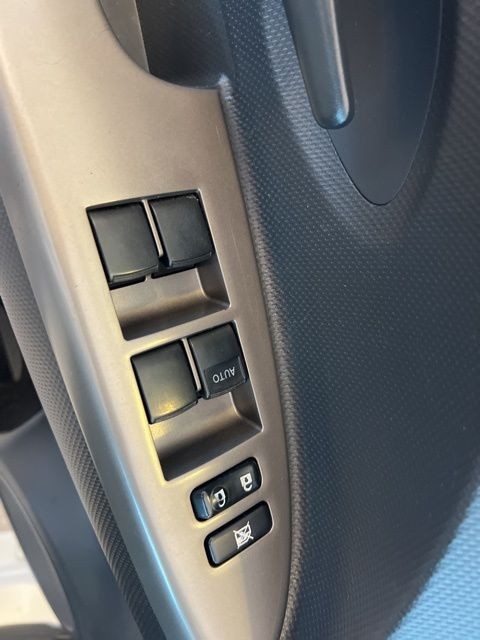 Scion xD Vehicle Full-screen Gallery Image 29