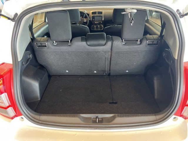 Scion xD Vehicle Full-screen Gallery Image 30