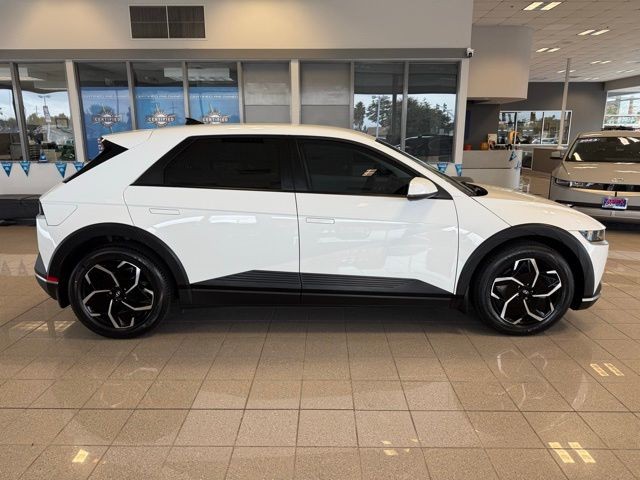 Hyundai IONIQ 5 Vehicle Full-screen Gallery Image 03