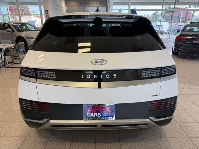 Hyundai IONIQ 5 Vehicle Full-screen Gallery Image 05