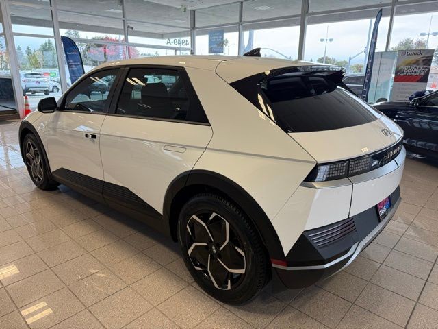 Hyundai IONIQ 5 Vehicle Full-screen Gallery Image 06