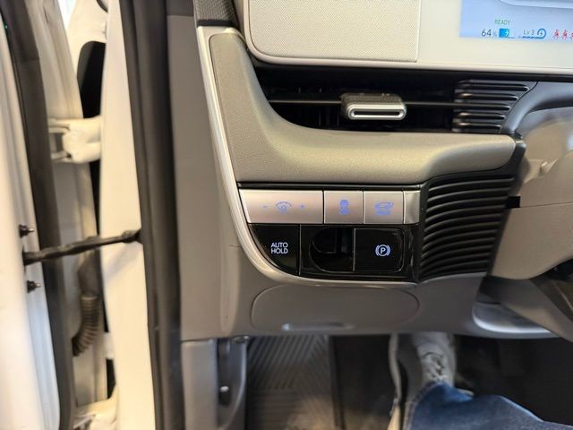 Hyundai IONIQ 5 Vehicle Full-screen Gallery Image 19