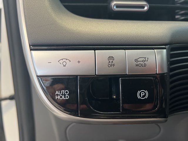 Hyundai IONIQ 5 Vehicle Full-screen Gallery Image 20