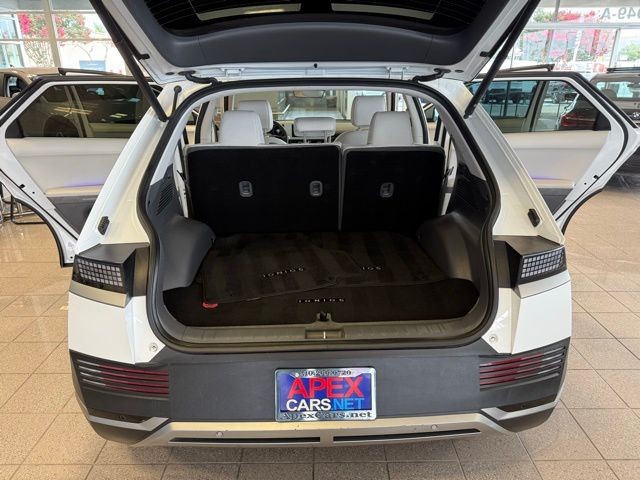 Hyundai IONIQ 5 Vehicle Full-screen Gallery Image 24