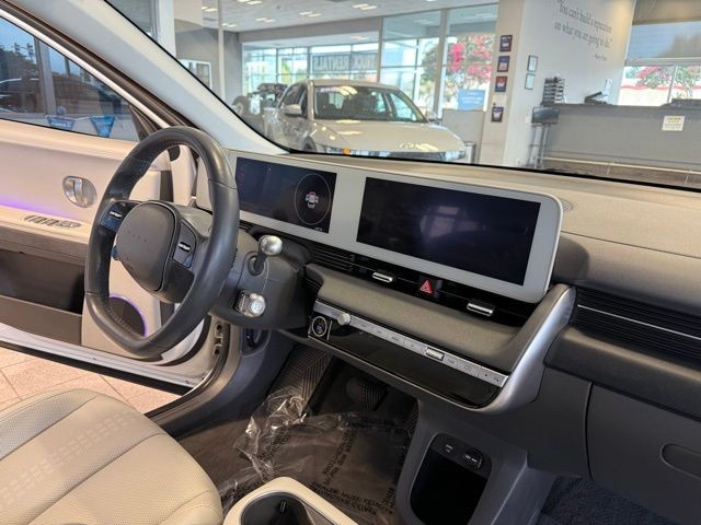 Hyundai IONIQ 5 Vehicle Full-screen Gallery Image 29