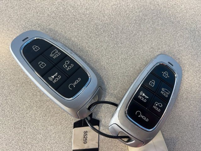 Hyundai IONIQ 5 Vehicle Full-screen Gallery Image 30