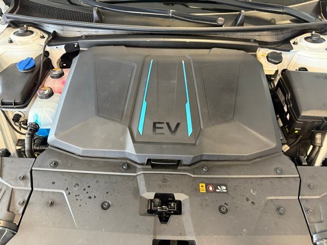 Hyundai IONIQ 5 Vehicle Full-screen Gallery Image 31