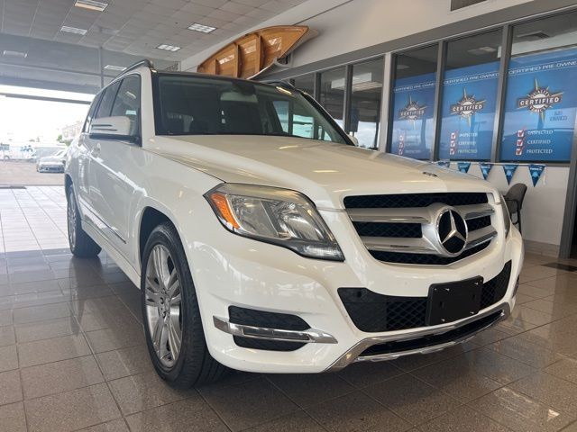 Mercedes-Benz GLK-Class Vehicle Full-screen Gallery Image 04