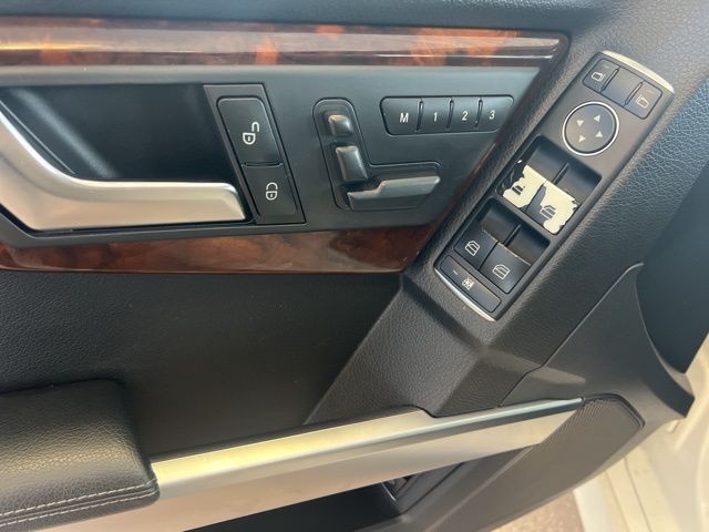 Mercedes-Benz GLK-Class Vehicle Full-screen Gallery Image 27