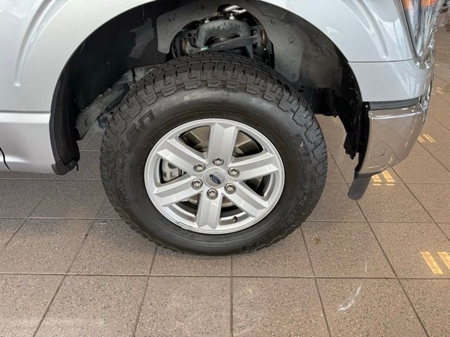 Ford F-150 Vehicle Full-screen Gallery Image 11