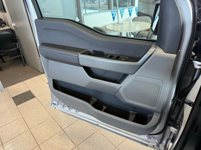 Ford F-150 Vehicle Full-screen Gallery Image 21