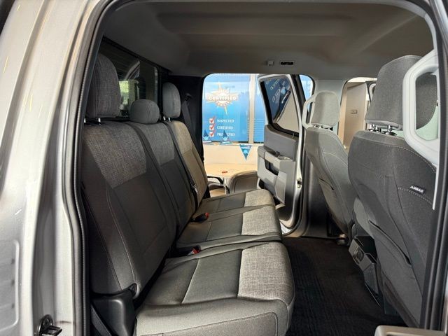 Ford F-150 Vehicle Full-screen Gallery Image 24
