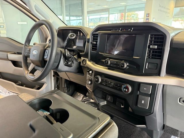 Ford F-150 Vehicle Full-screen Gallery Image 28