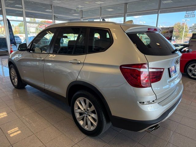 BMW X3 Vehicle Full-screen Gallery Image 05