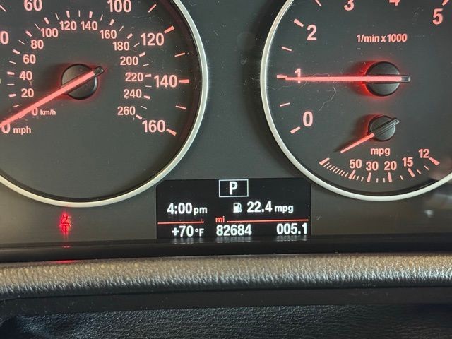 BMW X3 Vehicle Full-screen Gallery Image 12