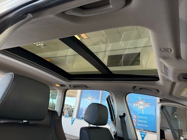 BMW X3 Vehicle Full-screen Gallery Image 25