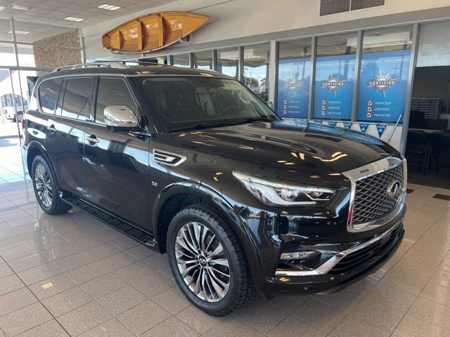 INFINITI QX80 Vehicle Full-screen Gallery Image 04