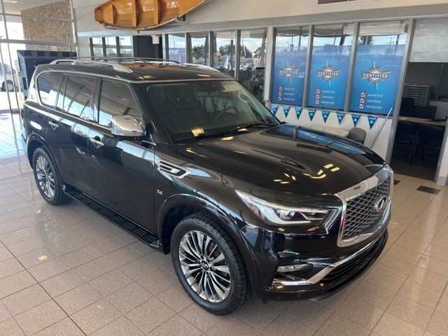 INFINITI QX80 Vehicle Full-screen Gallery Image 05