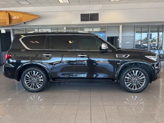 INFINITI QX80 Vehicle Full-screen Gallery Image 07
