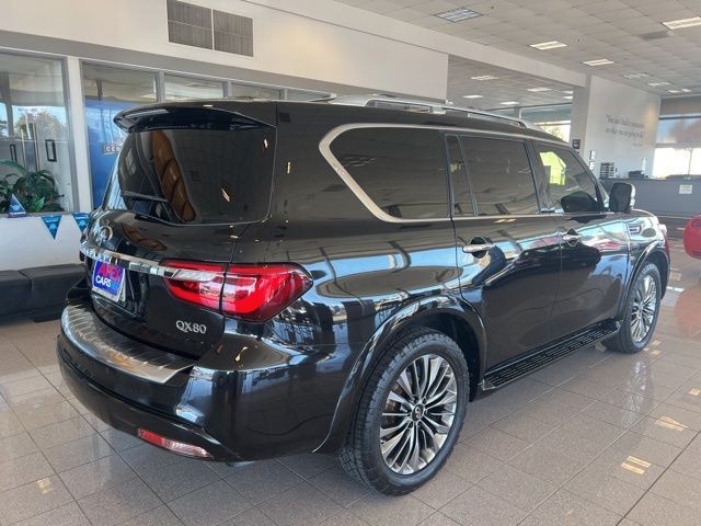 INFINITI QX80 Vehicle Full-screen Gallery Image 08