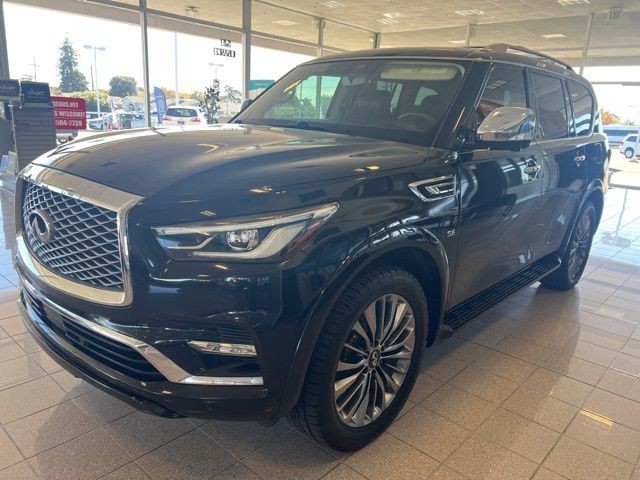 INFINITI QX80 Vehicle Full-screen Gallery Image 16