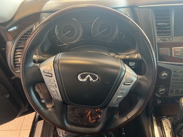 INFINITI QX80 Vehicle Full-screen Gallery Image 28