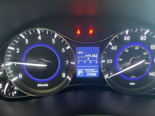 INFINITI QX80 Vehicle Full-screen Gallery Image 31