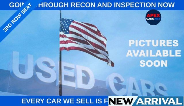 Mercedes-Benz GLE Vehicle Full-screen Gallery Image 03