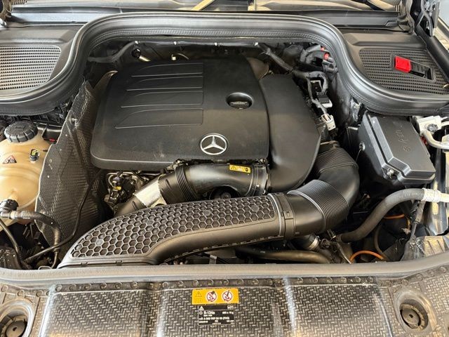 Mercedes-Benz GLE Vehicle Full-screen Gallery Image 31