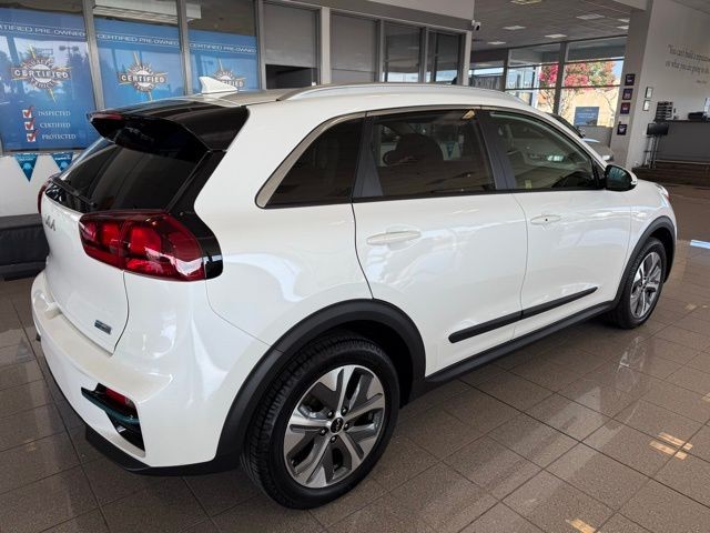 Kia Niro EV Vehicle Full-screen Gallery Image 03