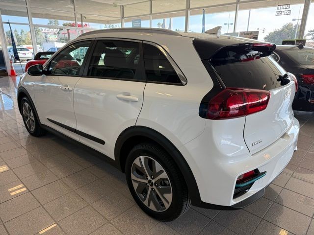 Kia Niro EV Vehicle Full-screen Gallery Image 05