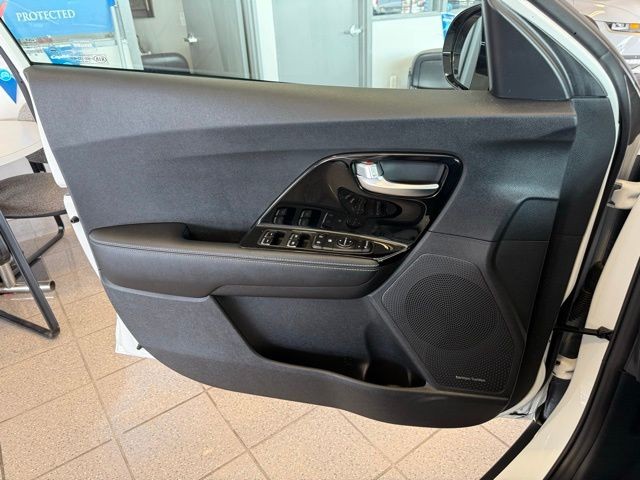 Kia Niro EV Vehicle Full-screen Gallery Image 21