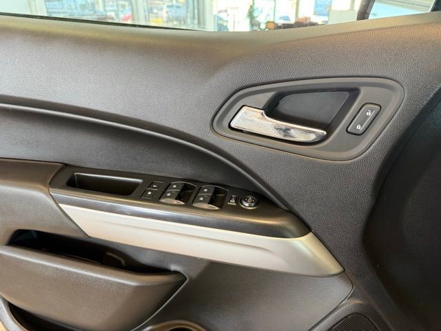 Chevrolet Colorado Vehicle Full-screen Gallery Image 20