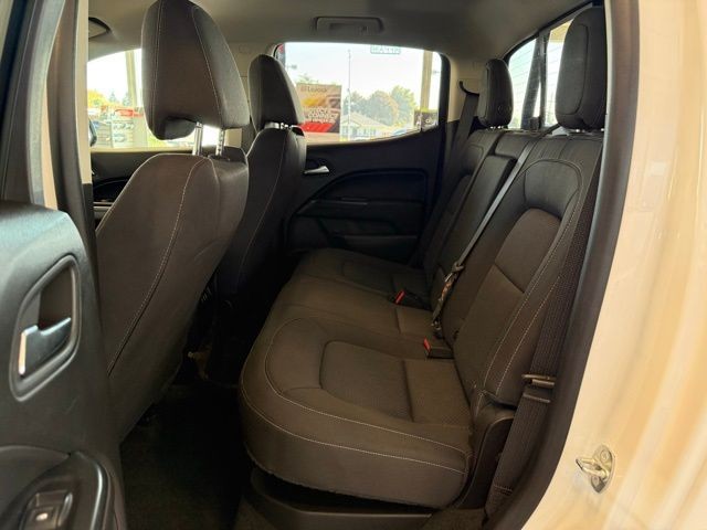 Chevrolet Colorado Vehicle Full-screen Gallery Image 22