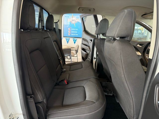 Chevrolet Colorado Vehicle Full-screen Gallery Image 24